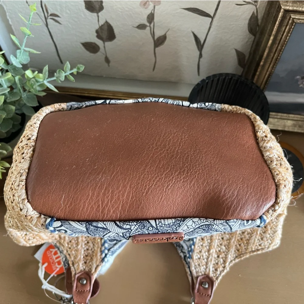 Sakroots “Vegan” Handbag - Picture 4 of 6